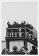  Presidente Nixon visitando el Muro de Berlín (02/07/1969). National Archives an Records Administration of the United States