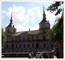 Ayuntamiento Viejo de Toledo (siglos XVI-XVII) Juan de Herrera y Jorge Manuel Theotocópulos. María J. Fuente (col. particular, 2004) Ayuntamiento Viejo de Toledo (siglos XVI-XVII) Juan de Herrera y Jorge Manuel Theotocópulos. María J. Fuente (col. particular, 2004)