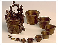 Juego de medidas de la época de los Austrias (siglos XVI-XVII), Museo Arqueológico Nacional (Madrid).